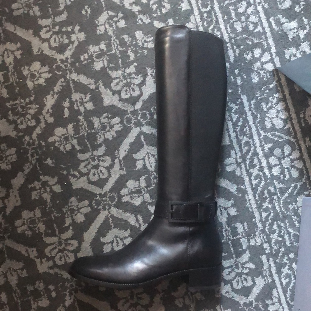 Brand new Aquatalia weatherproof boots
